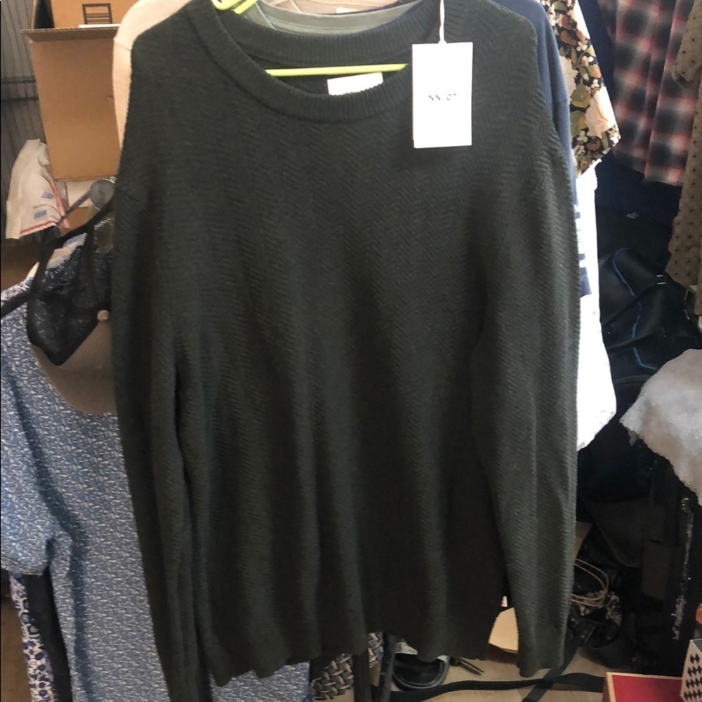 NNO7 Dark Army Green Crewneck Sweater Soft Knit Casual